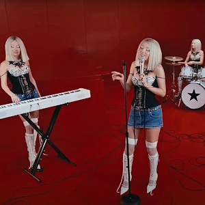 список лучших песен 2025 года онлайн